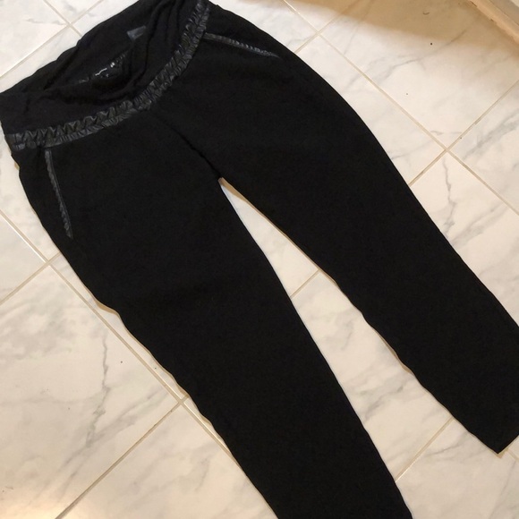 H&M maternity black pants with style!  Stretchy waist!  Pockets! - Picture 1 of 6